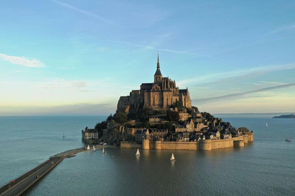 Appartement Avec Vue Fougeres Luaran gambar